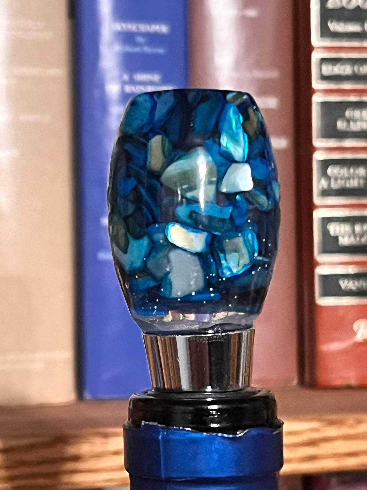 Handcrafted Bottle Stopper – Turquoise Mother of Pearl in Epoxy